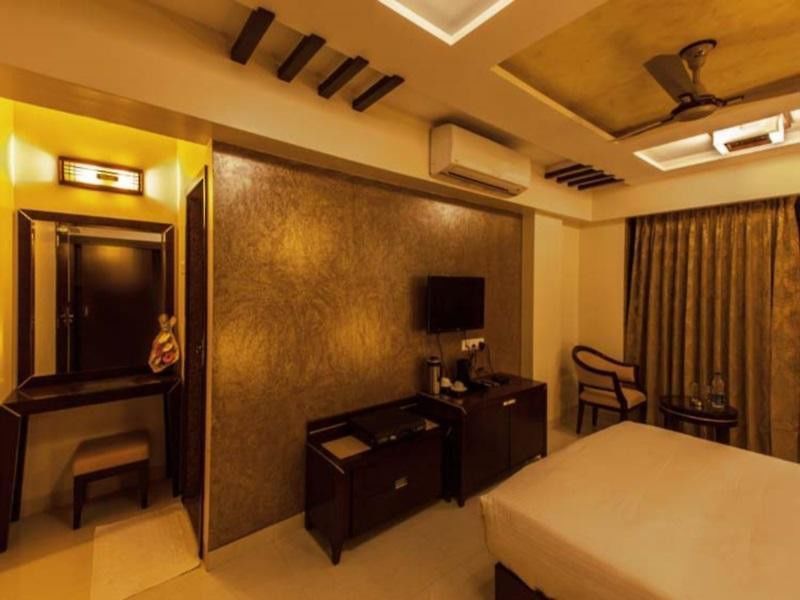 Anantha Exectuive Hotel