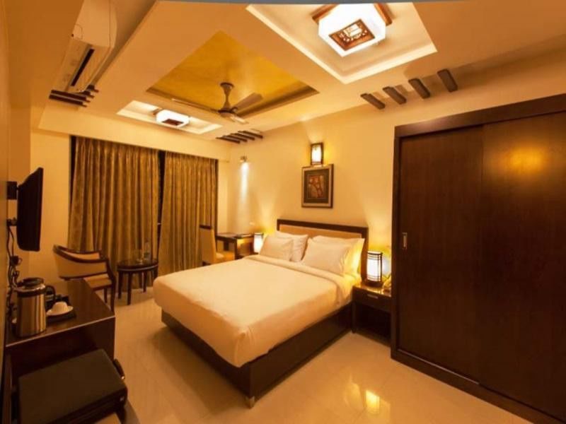 Anantha Exectuive Hotel