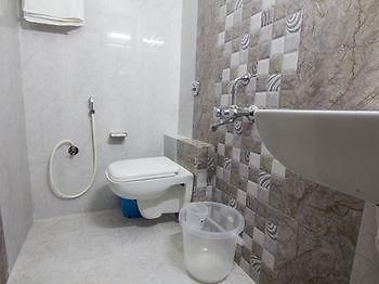 Hotel Oyo 845 Kailash Park Mumbai