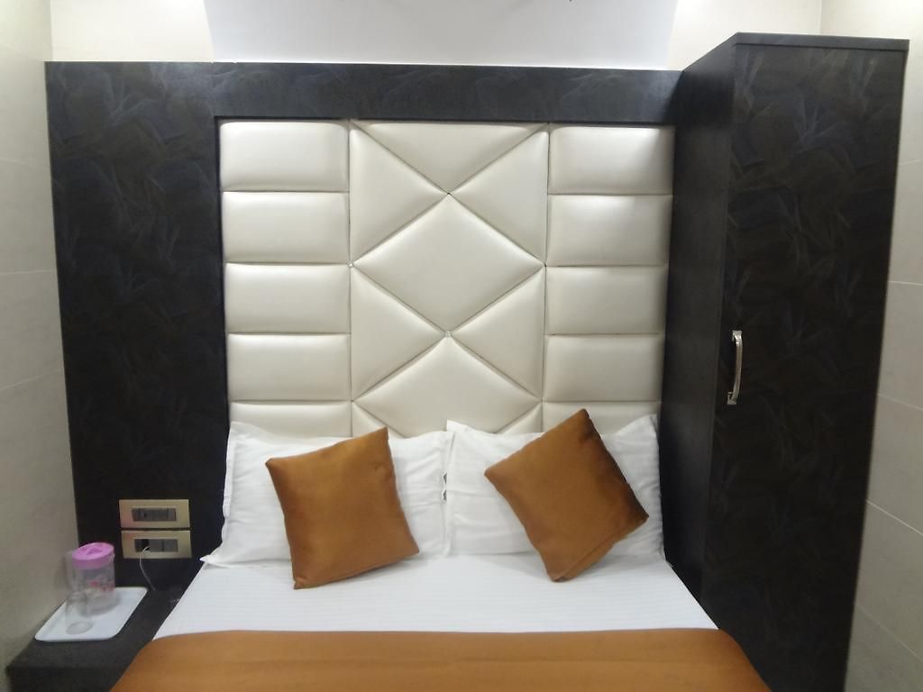 Karishma Hotel 2*