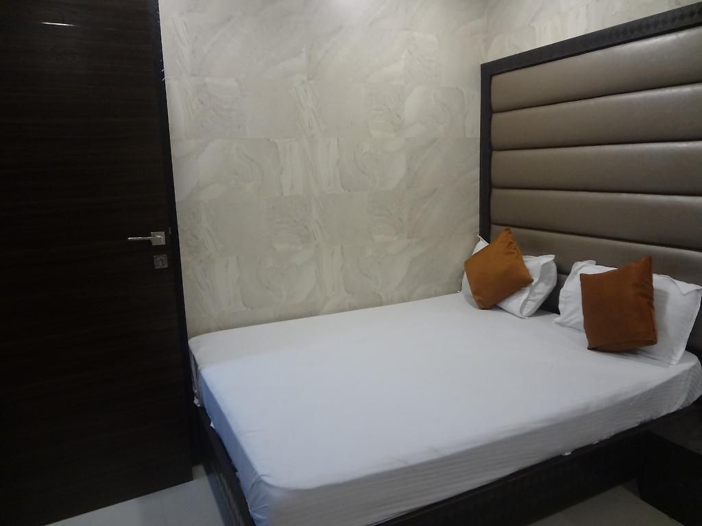 Hotel Karishma 2*