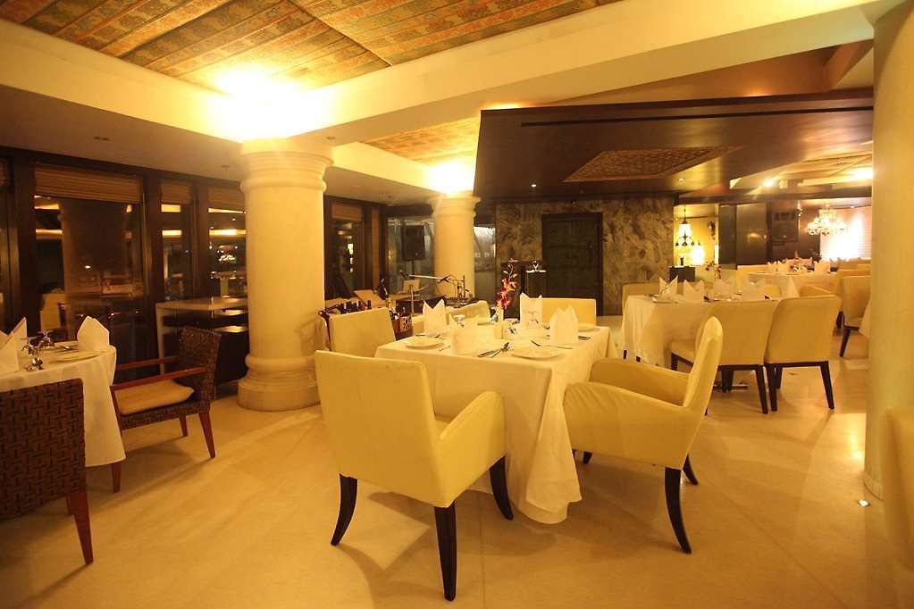 Peninsula Grand 4* Mumbai