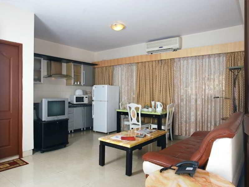 Landmark Apartment *