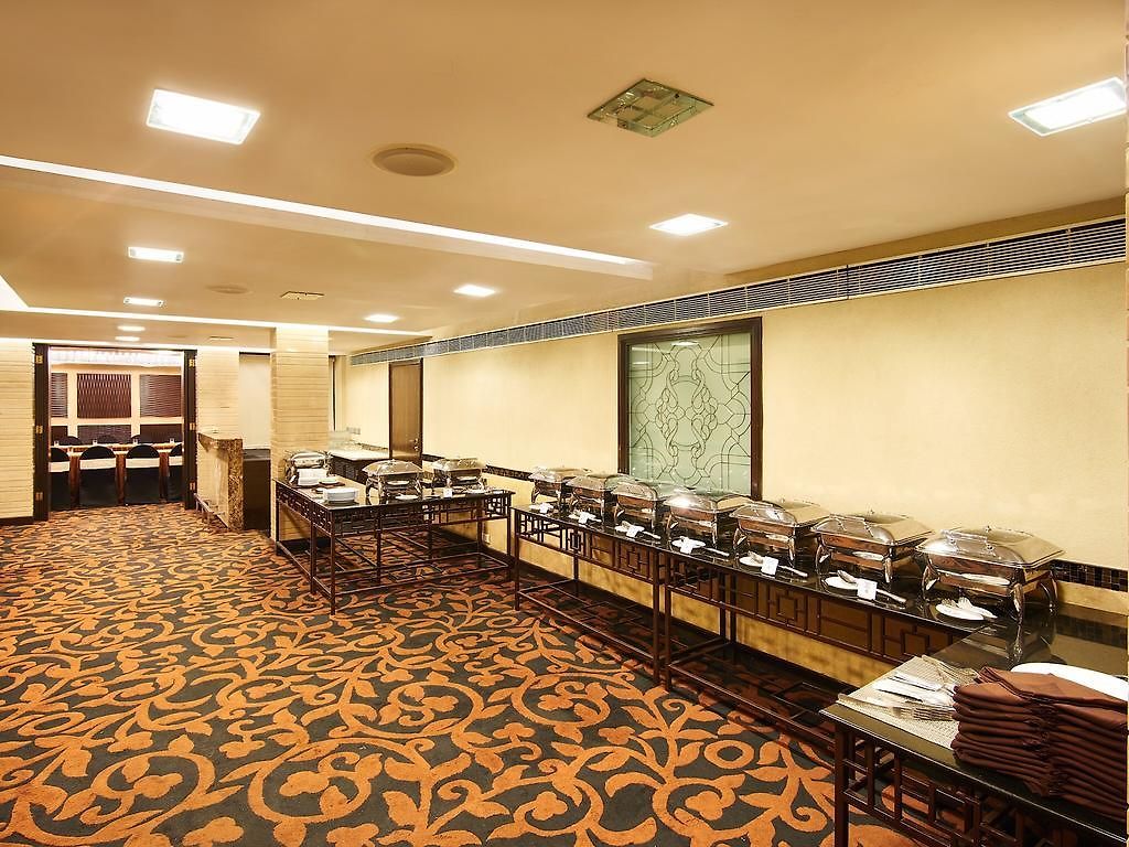 The Shalimar Hotel, Kemps Corner 4*