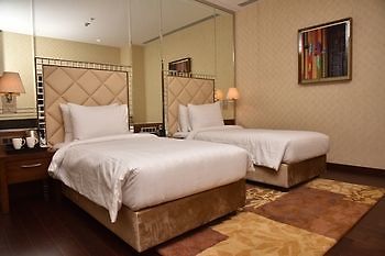 Niranta Airport Transit & Lounge Terminal 2 Arrivals/landside 4*