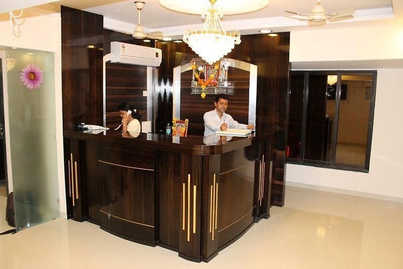Daisy Residency Hotel 3*
