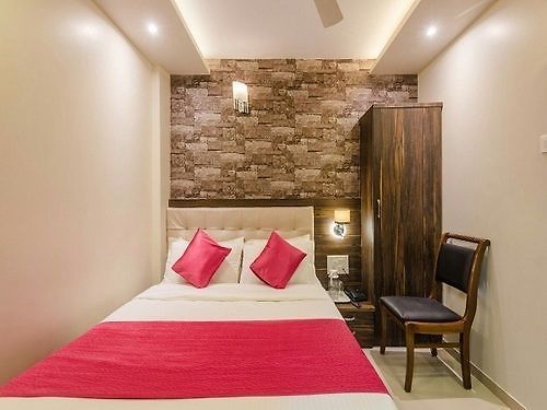 Liberty Plaza Hotel 3*
