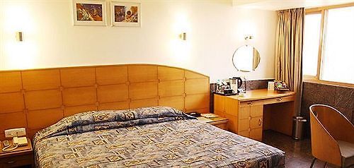Ramee Guestline Khar Hotel