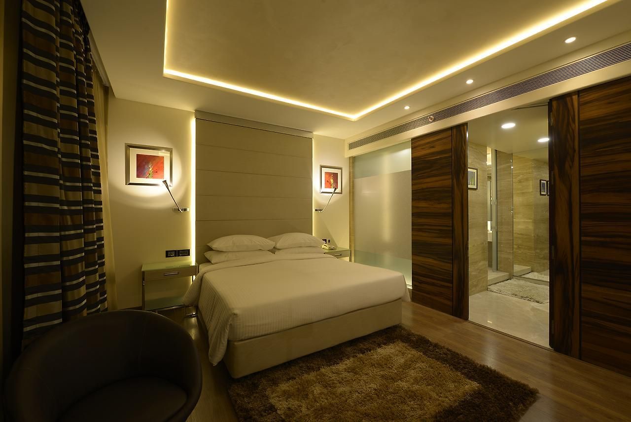 Genesis Near Airport Hotel 4*