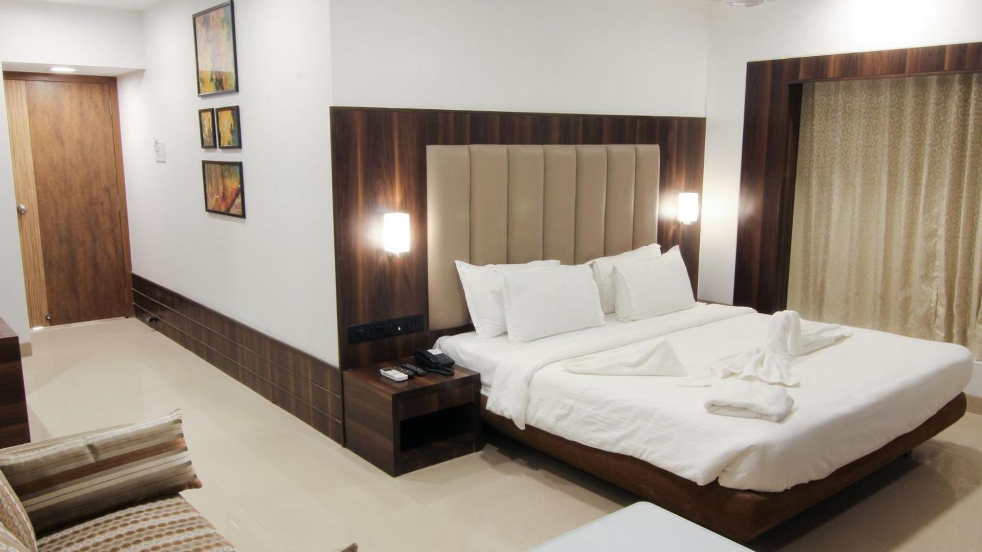 Golden Chariot The Boutique Hotel 3*