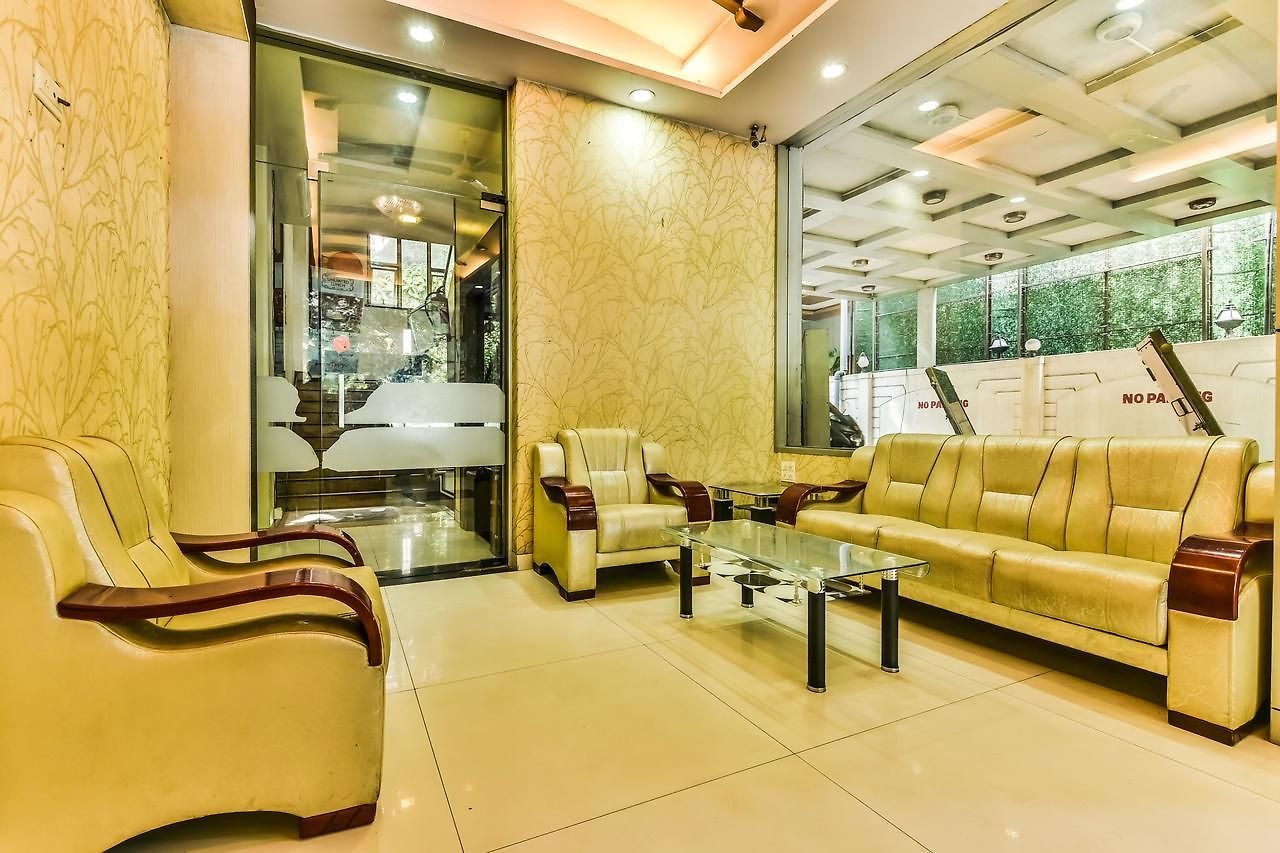 Dhiraj Hotel 3*