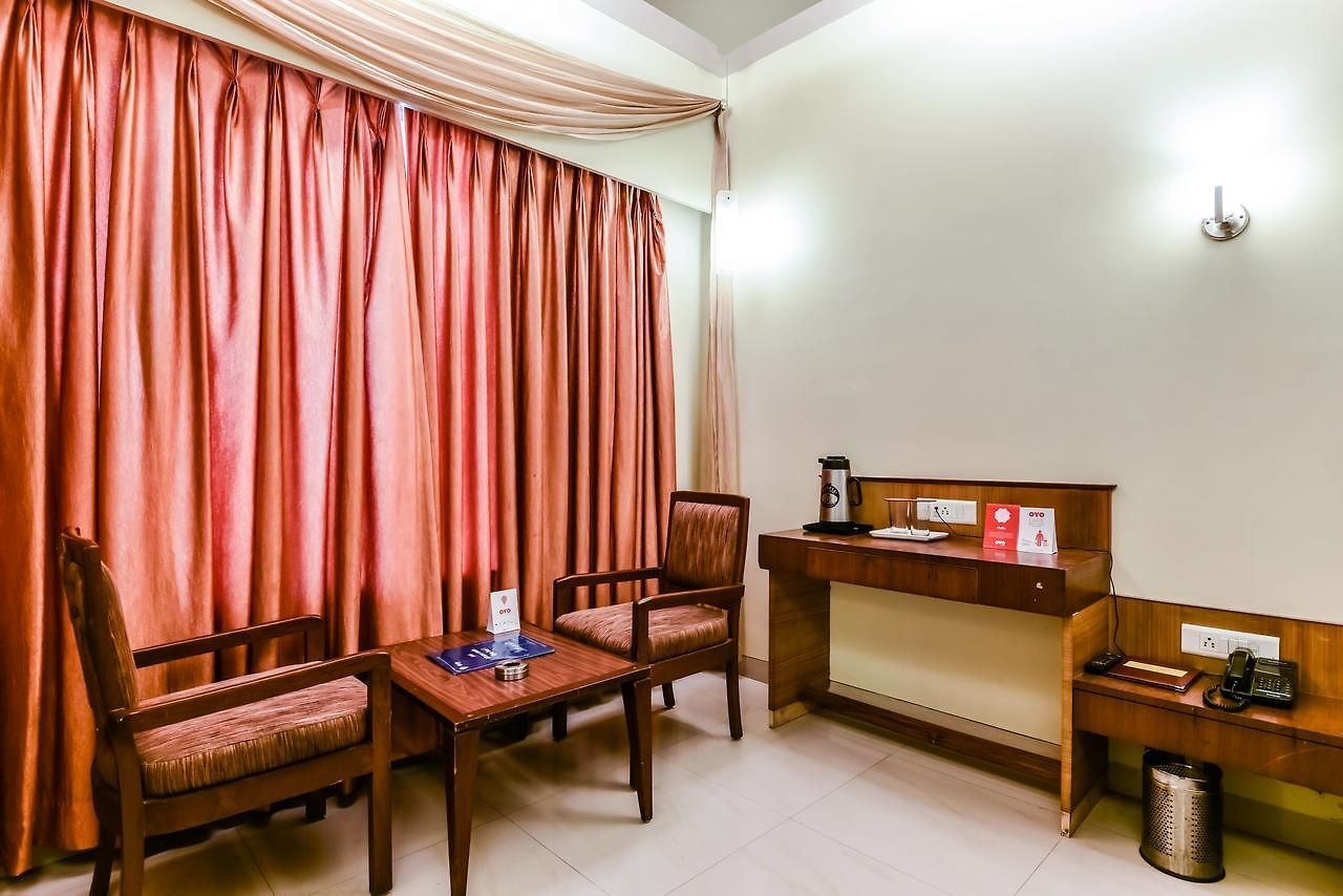 Dhiraj Hotel 3*