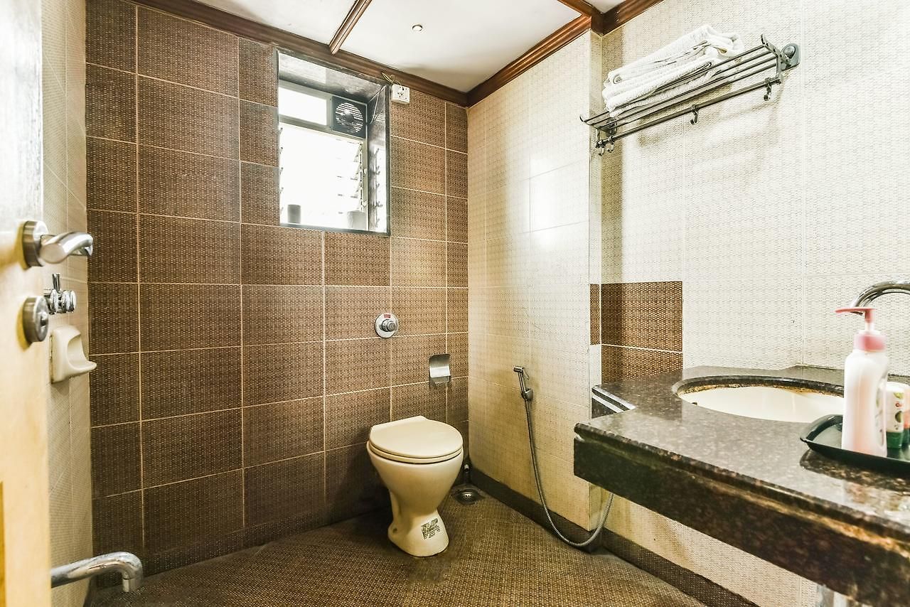 Hotel Dhiraj Mumbai