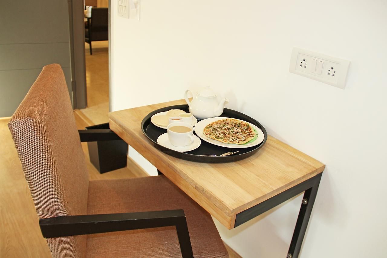 Hotel Oyo 9326 Om Sai Residency 3*
