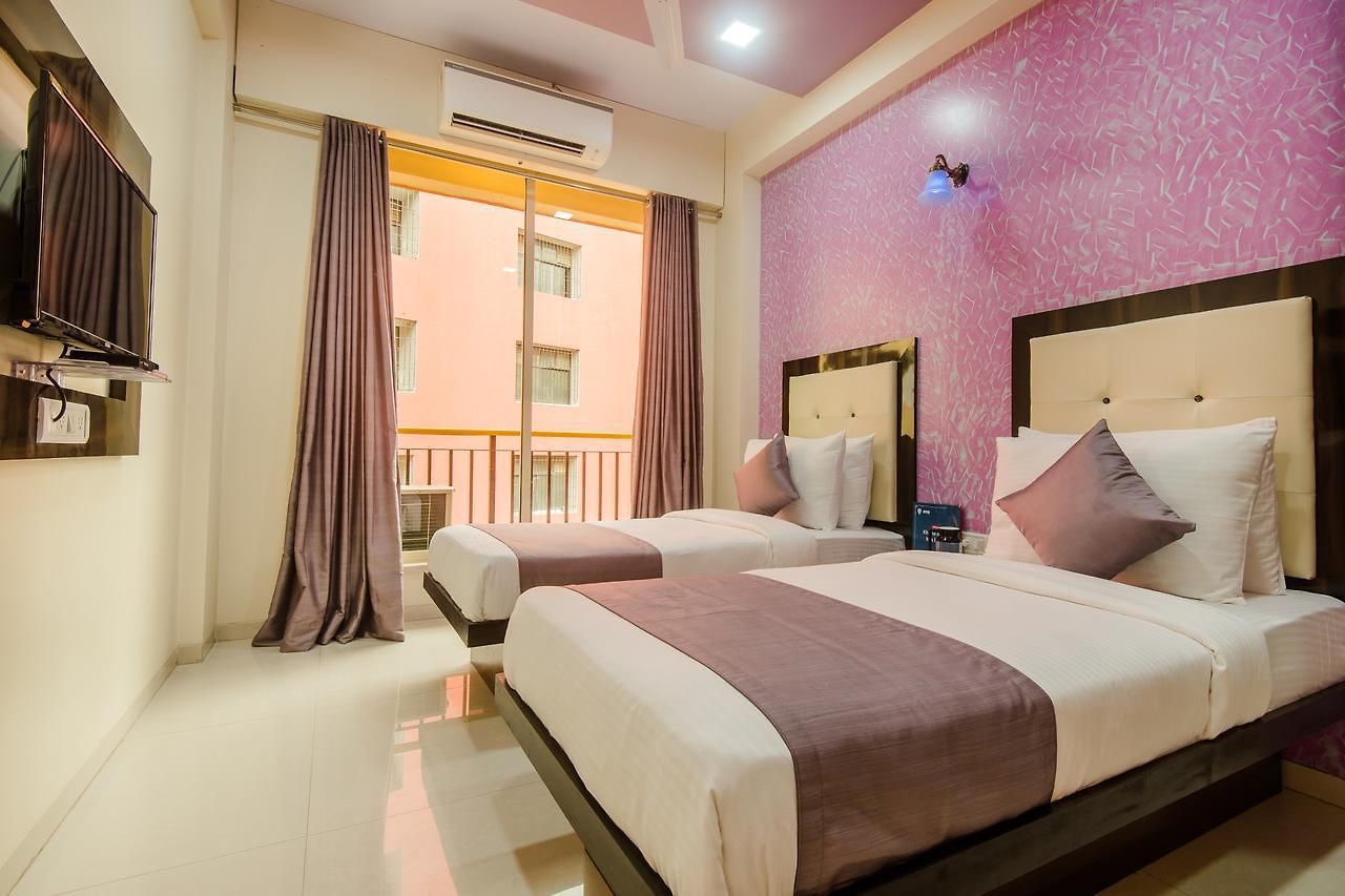 Oyo 9326 Om Sai Residency