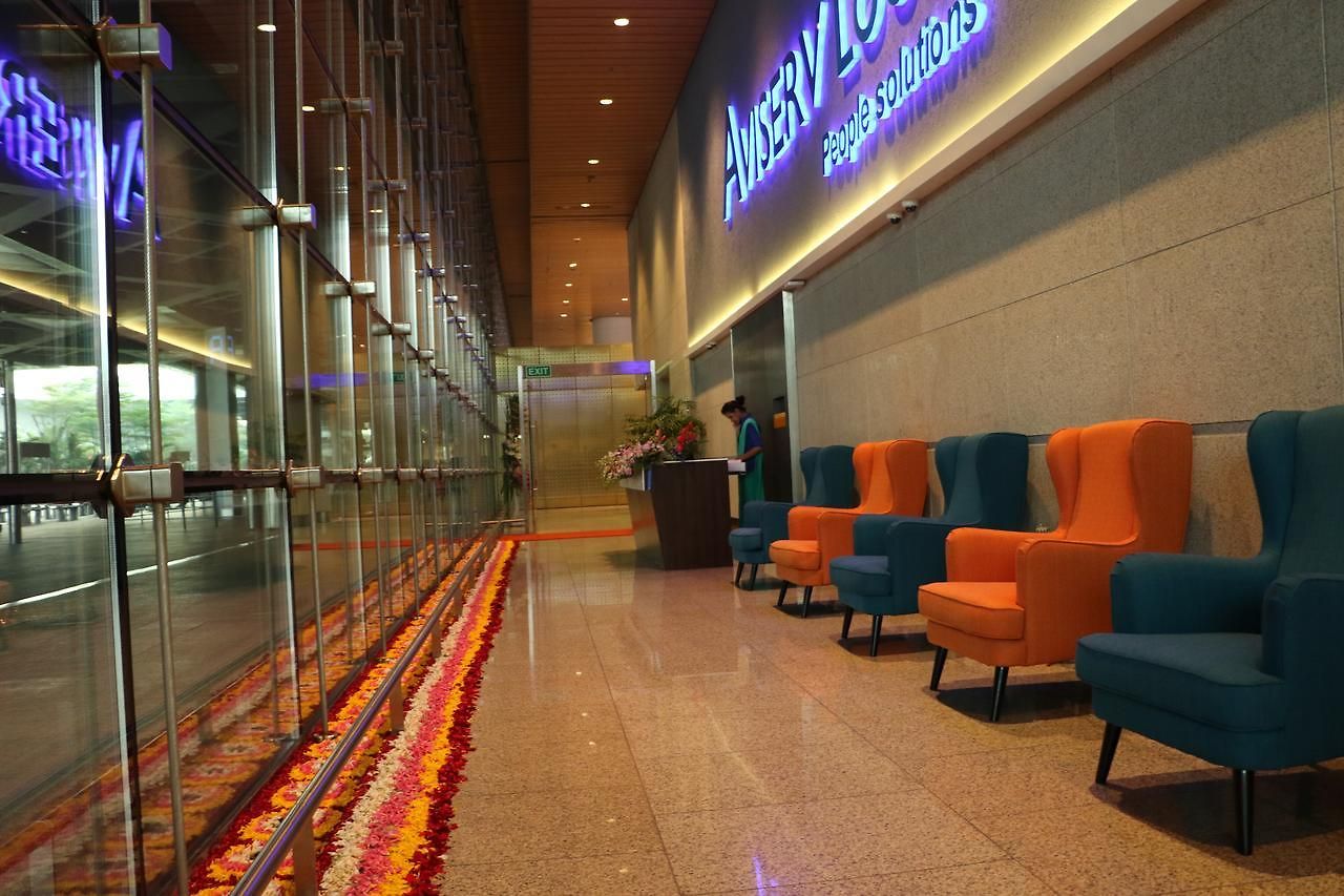 Aviserv Lounge 4*
