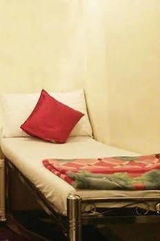 Hotel New India 2*