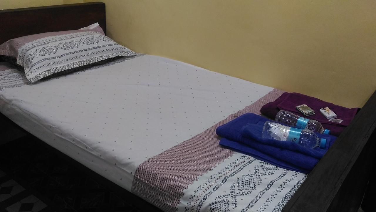 Furnished Near Bkc, Airport & Santacruz Guest house Mumbai