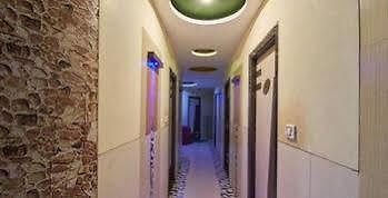 Crescent Hotel 2*