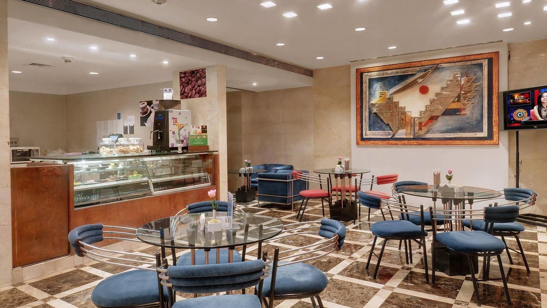 Hotel Kohinoor Continental, Airport