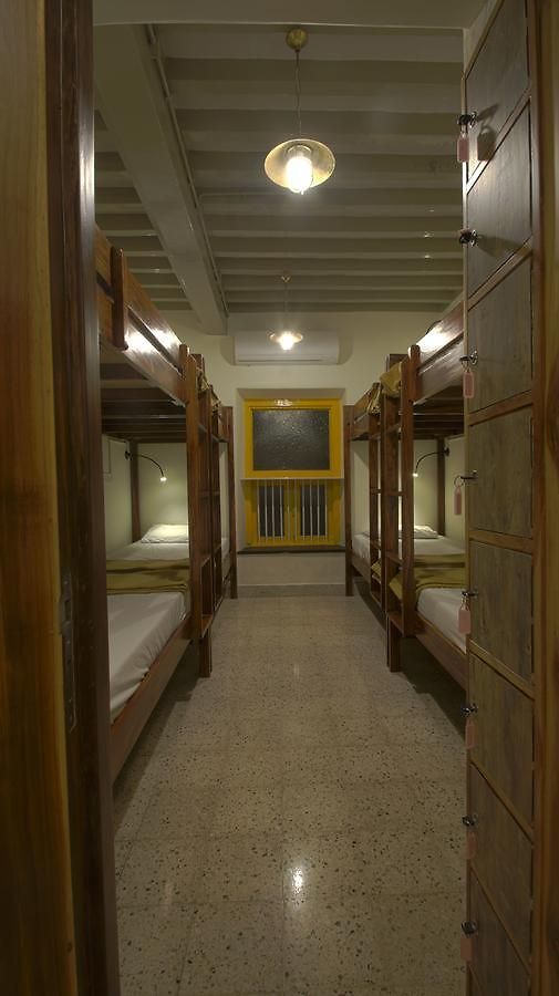 Horn Ok Please Hostel Mumbai
