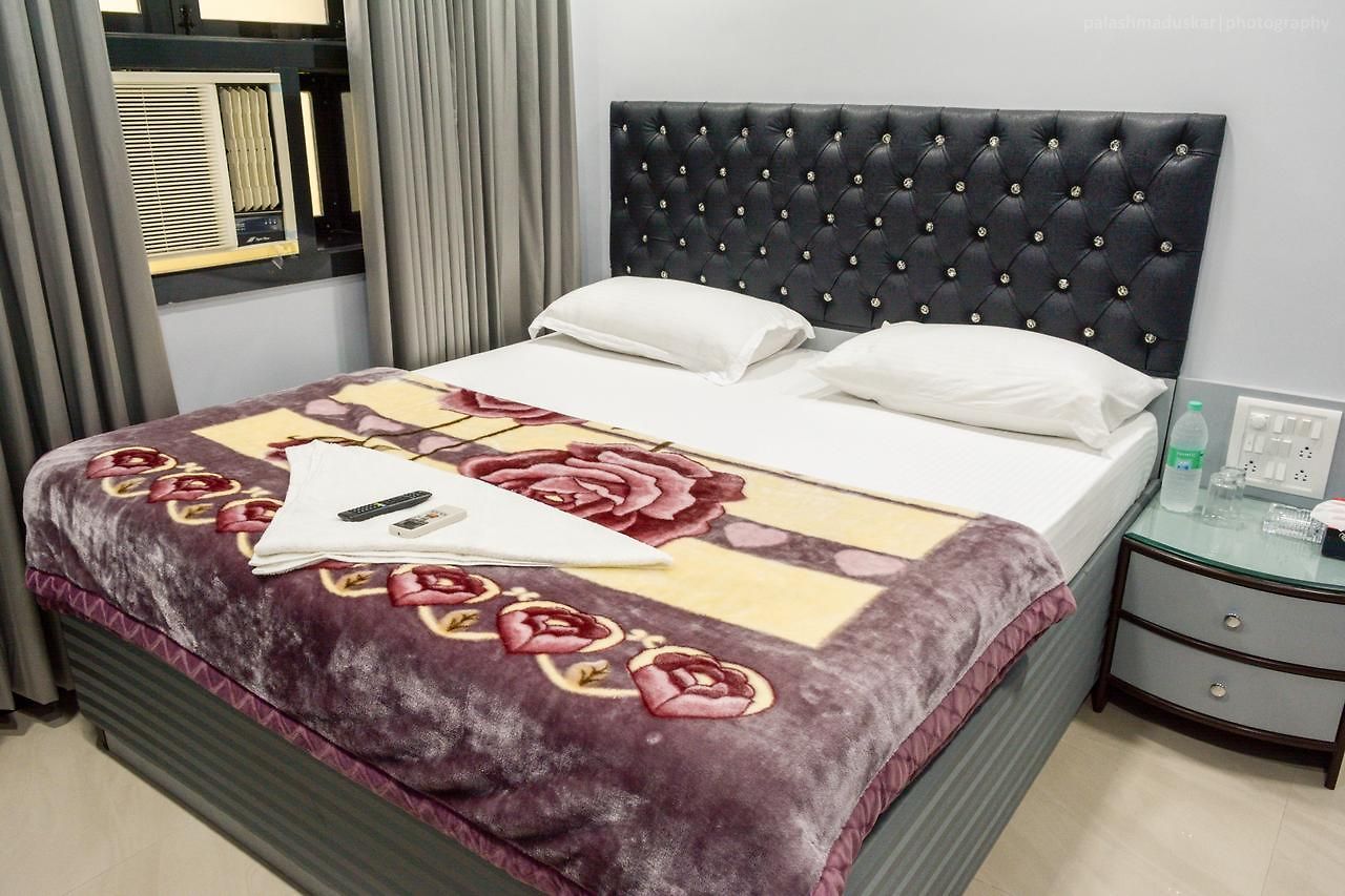 Elegant Hotel *