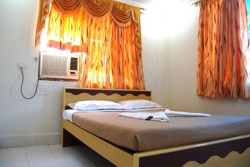 Sea Sands Hotel