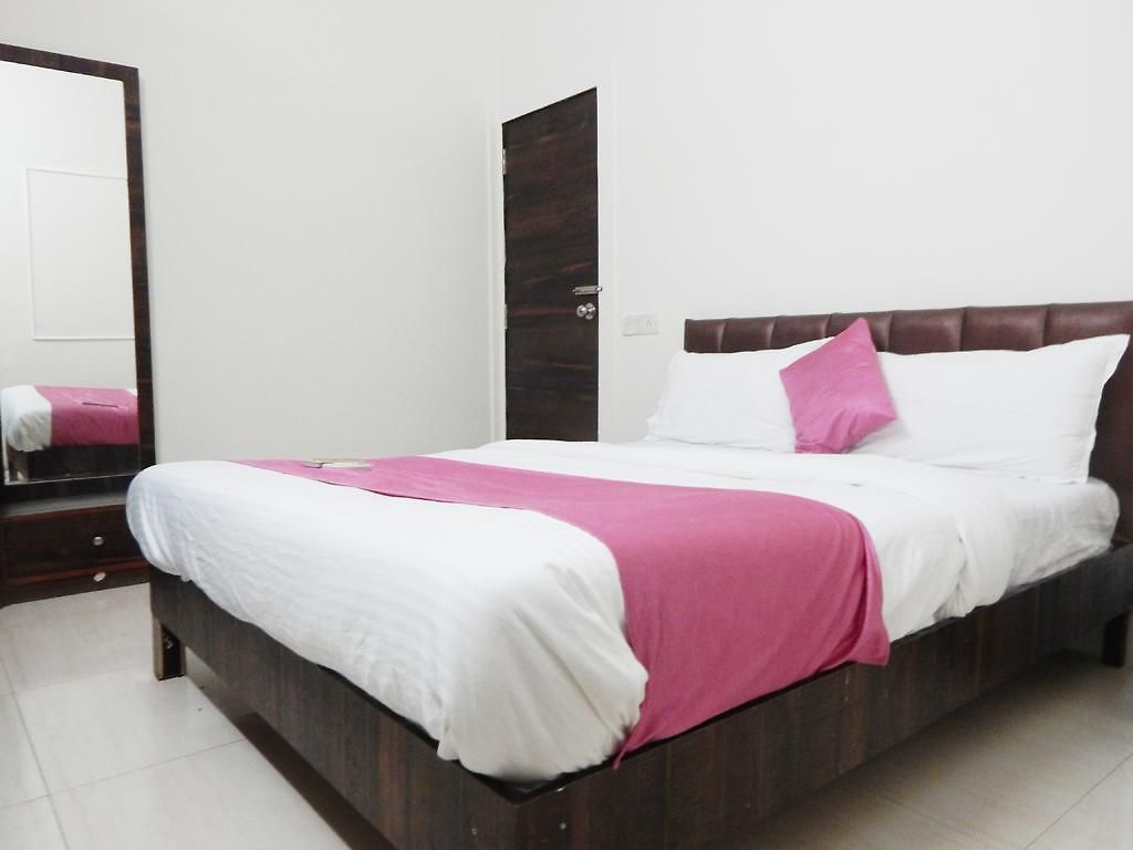 Maangta 107 @ Andheri East Hotel *