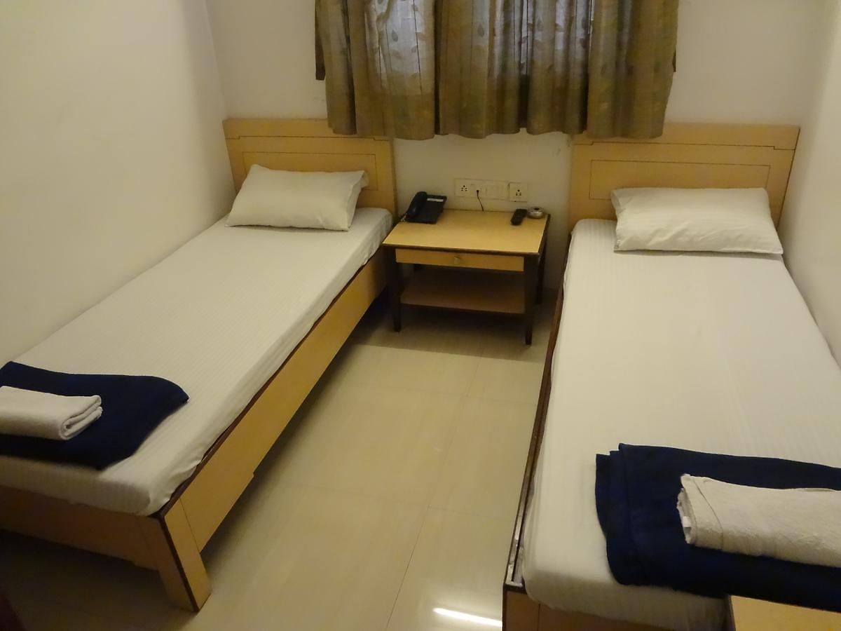 Tiptop Hotel Mumbai