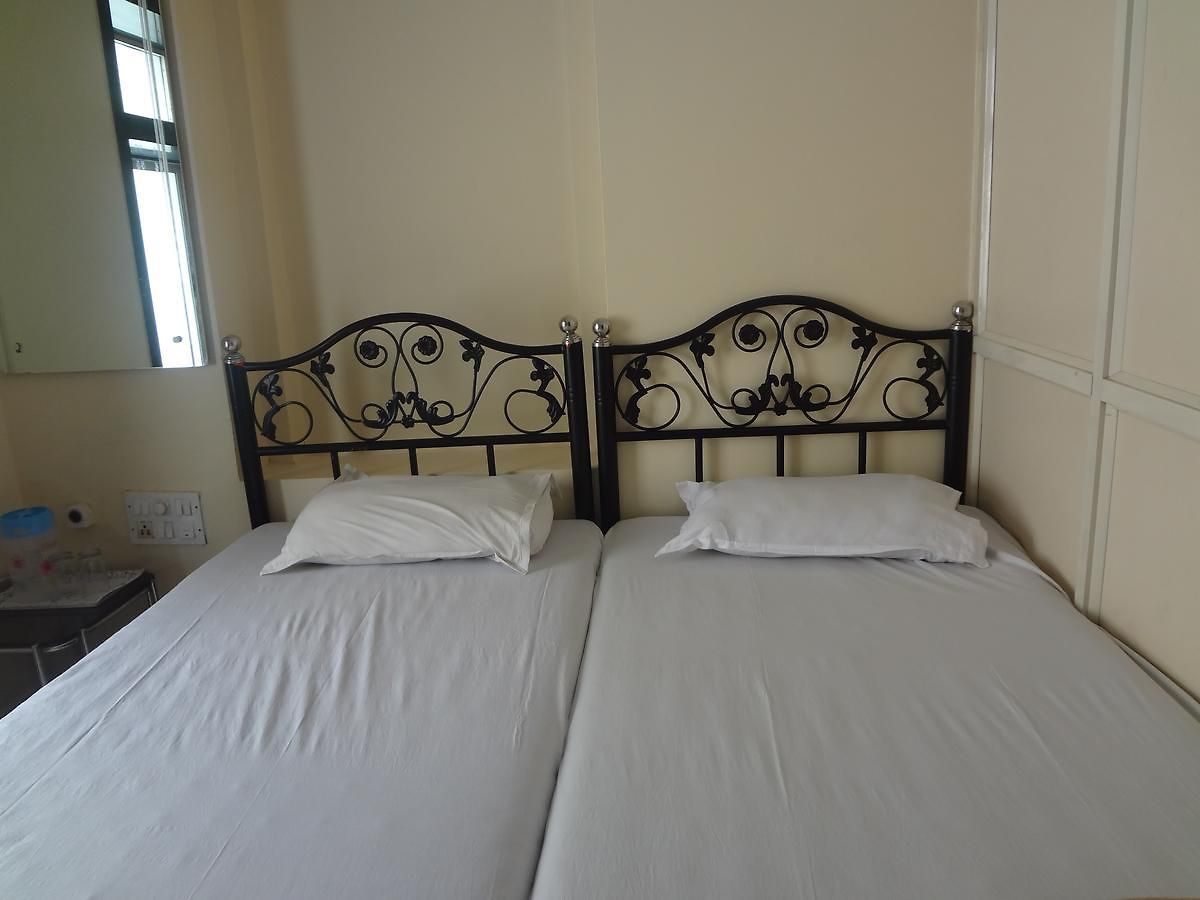 Kohinoor Lodge *