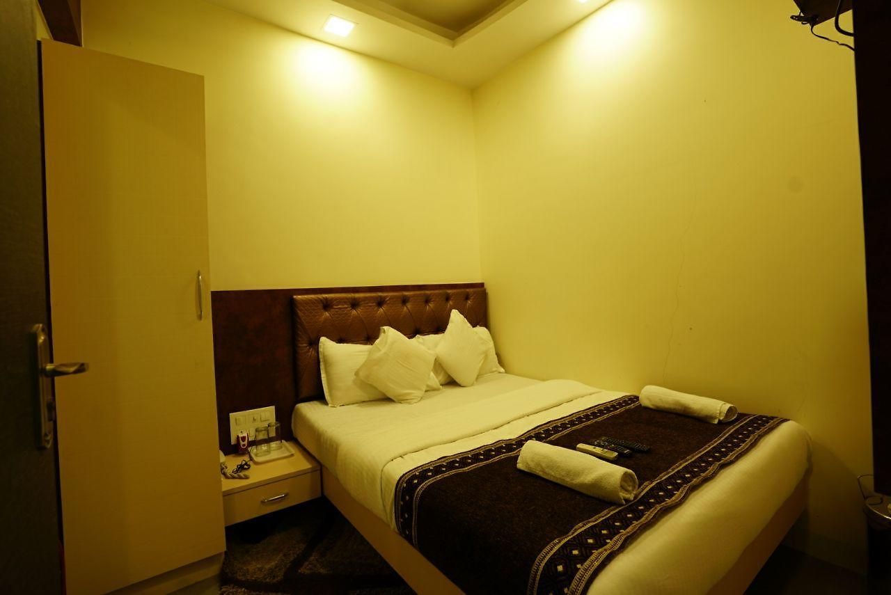 Onyx Residency Hotel 3*