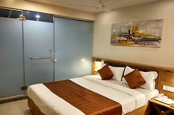 Grandeur-near International Airport Mumbai