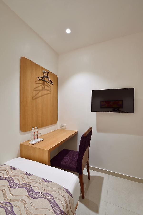 Hotel Leafio-near Airport 3*