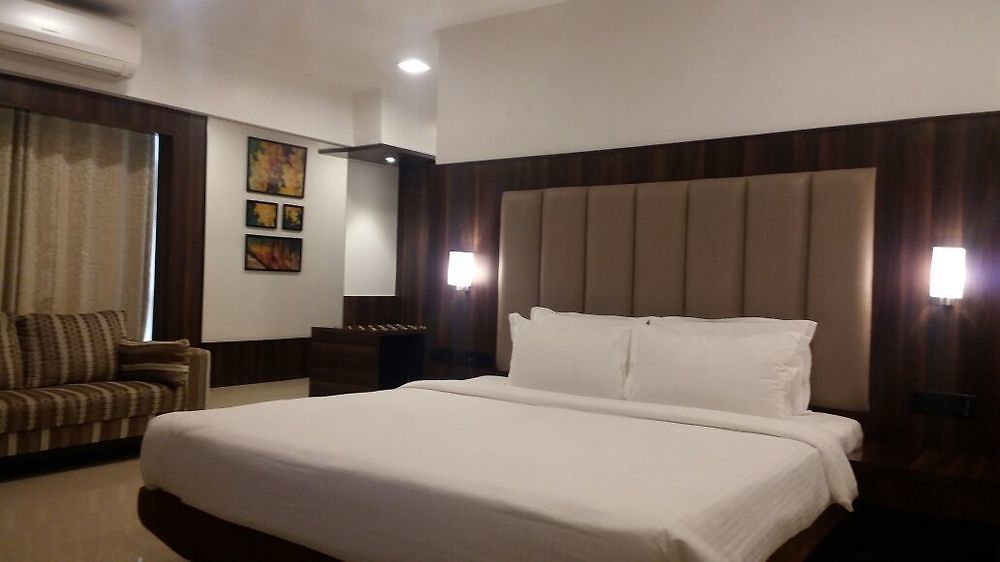 Hotel Golden Chariot The Boutique 3*