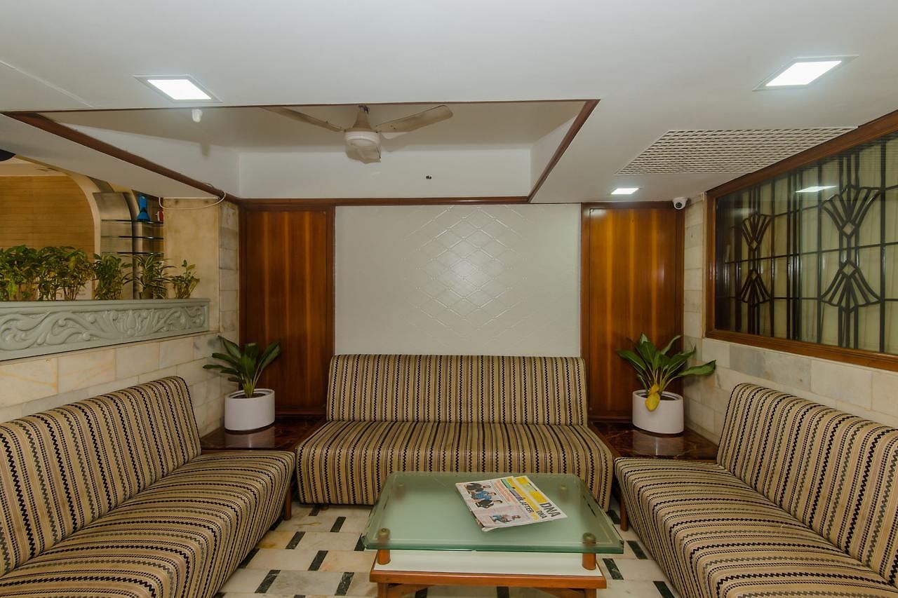 Oyo 18502 Flagship Sahar International Hotel