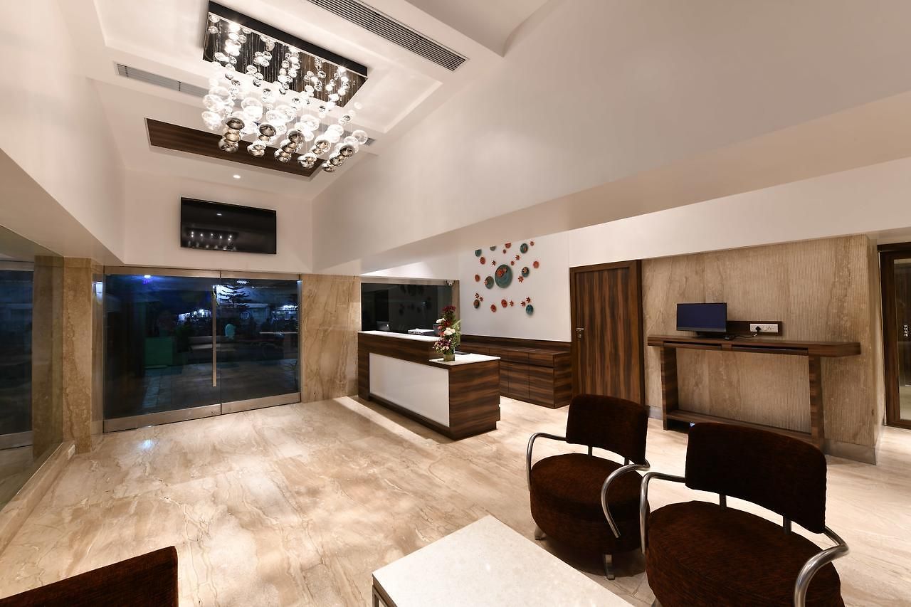 Leafio Marigold-near Airport Hotel 3*