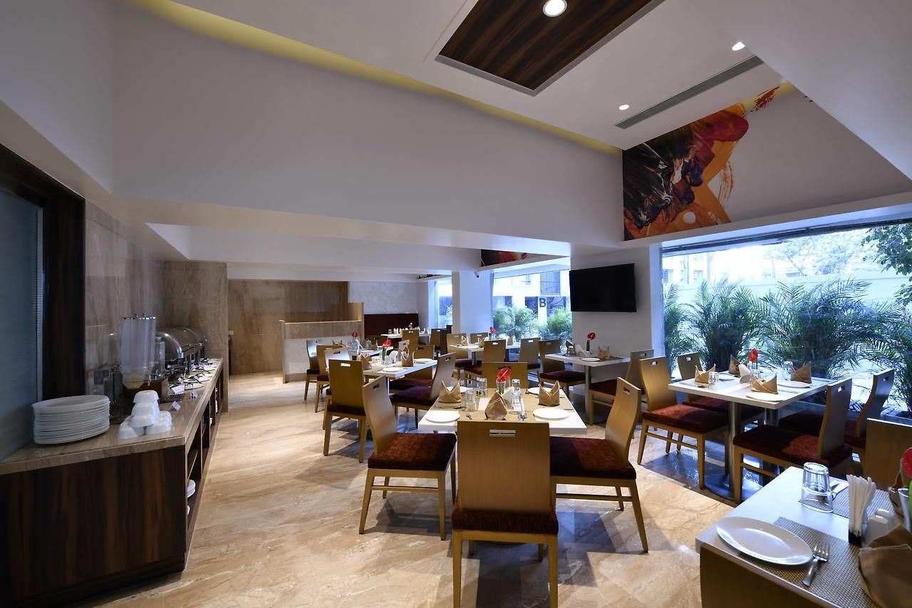 Leafio Marigold-near Airport Hotel Mumbai