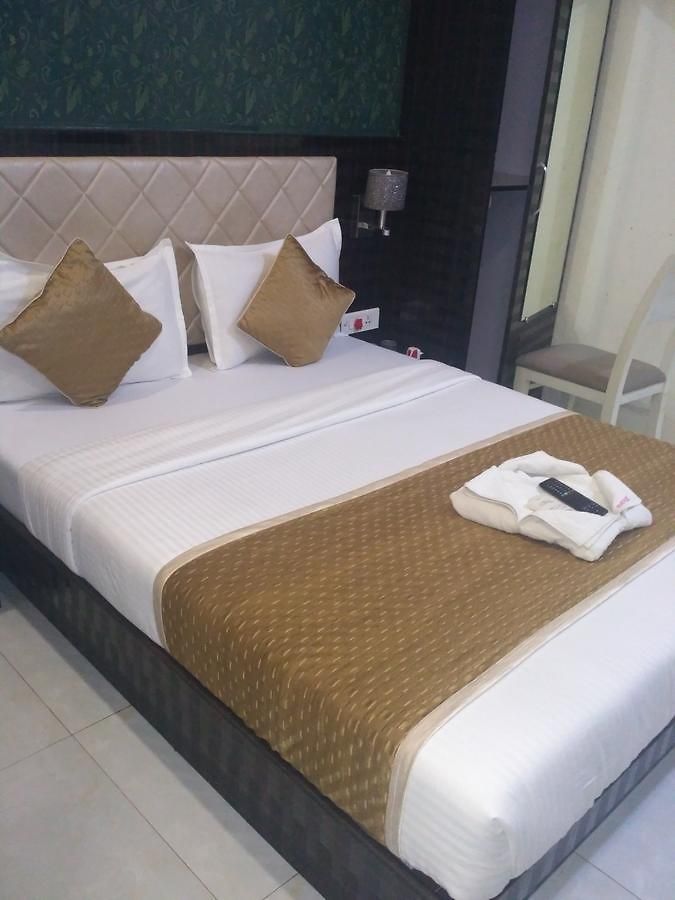 Hotel Avenue 2*