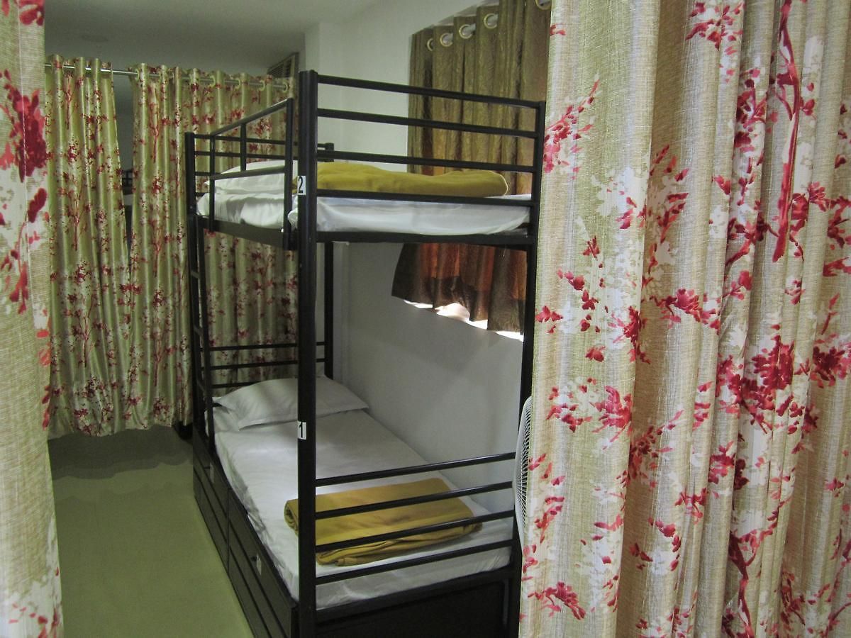 Restwel - Male Only Hostel
