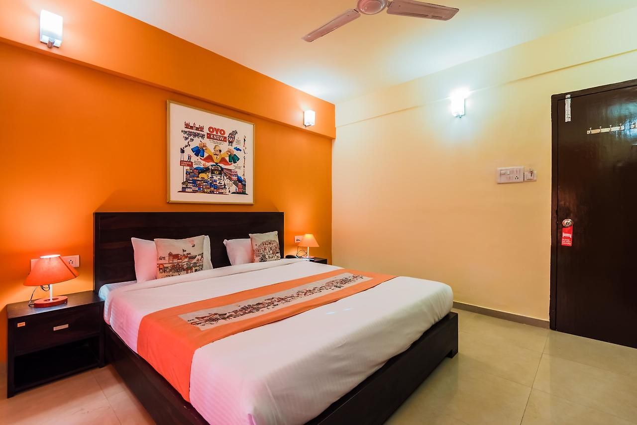 Oyo Flagship 389 Maitri Park Chembur 2*