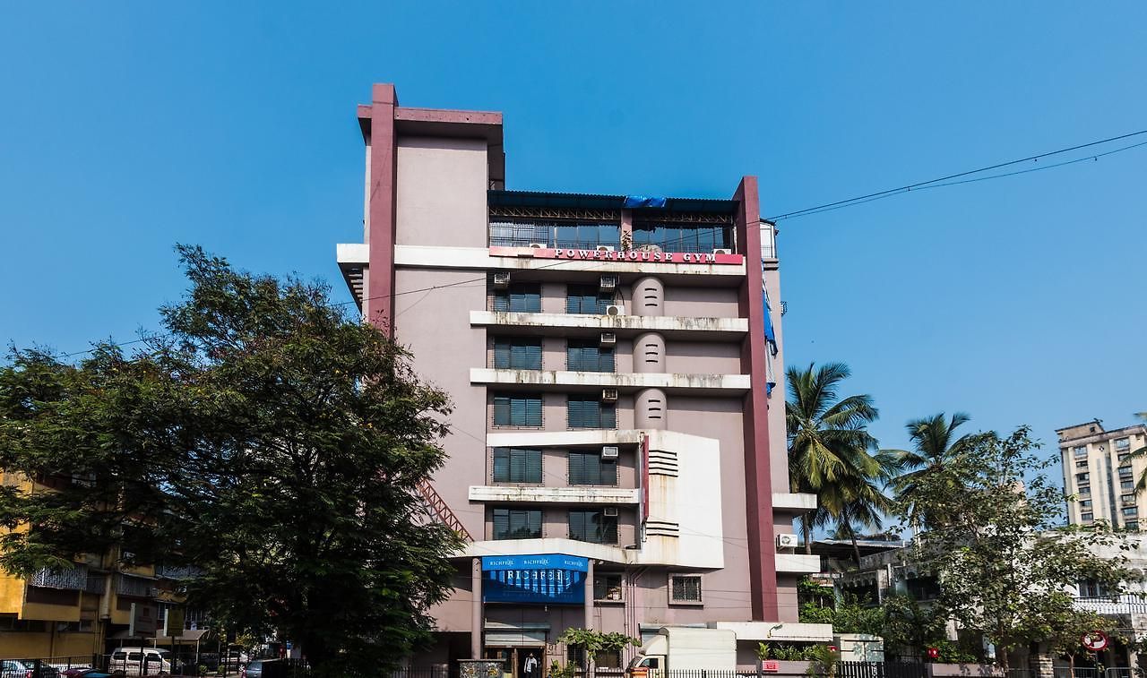 Oyo Flagship 389 Maitri Park Chembur Hotel 2*