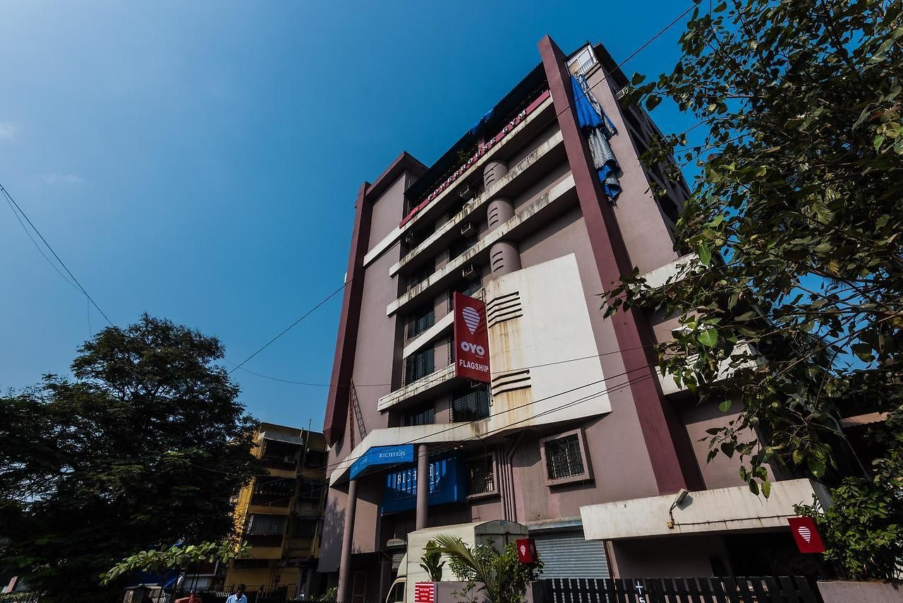 Oyo Flagship 389 Maitri Park Chembur 2*