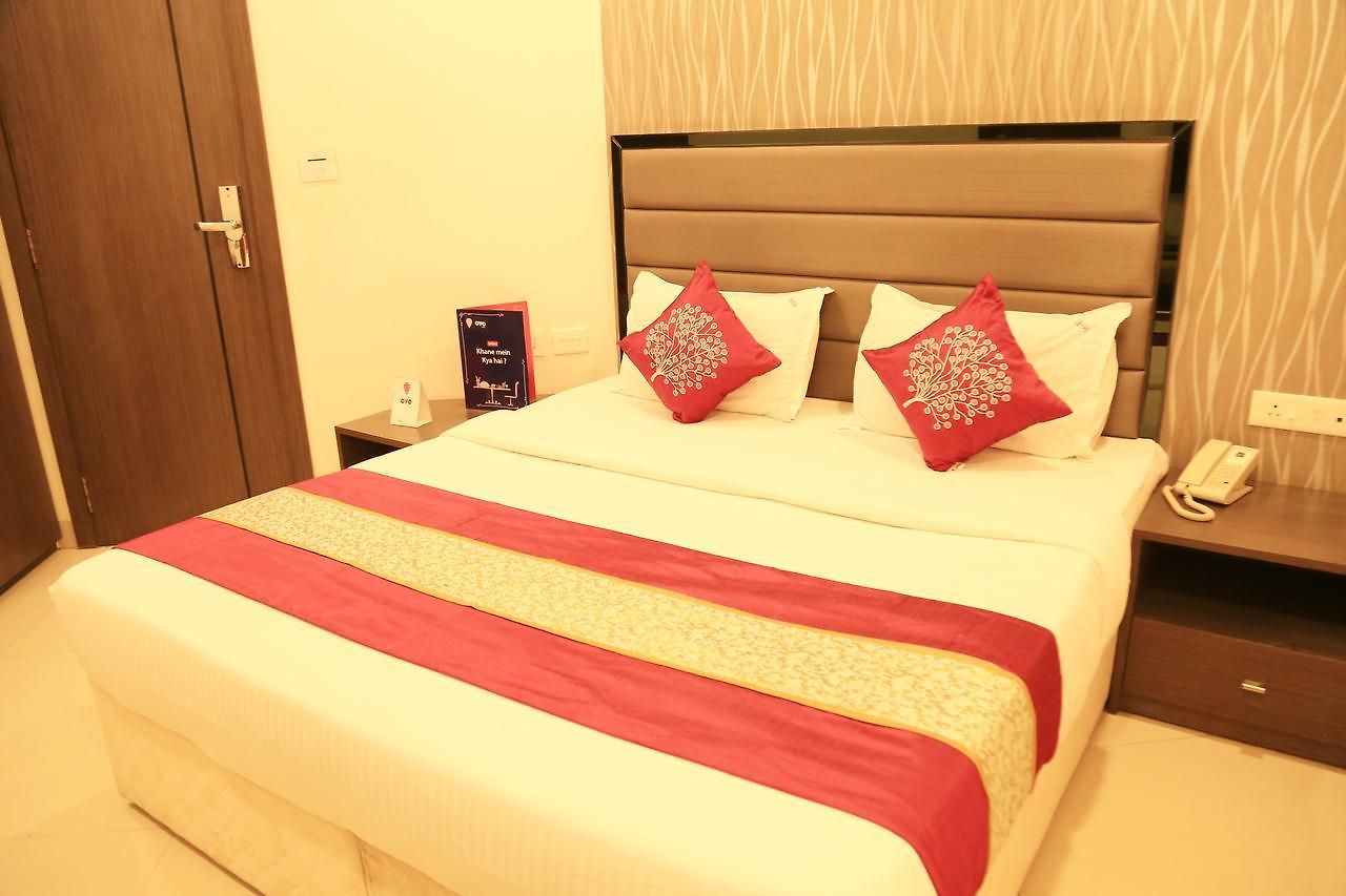 Oyo 8690 Kalpana Elite Hotel 3*