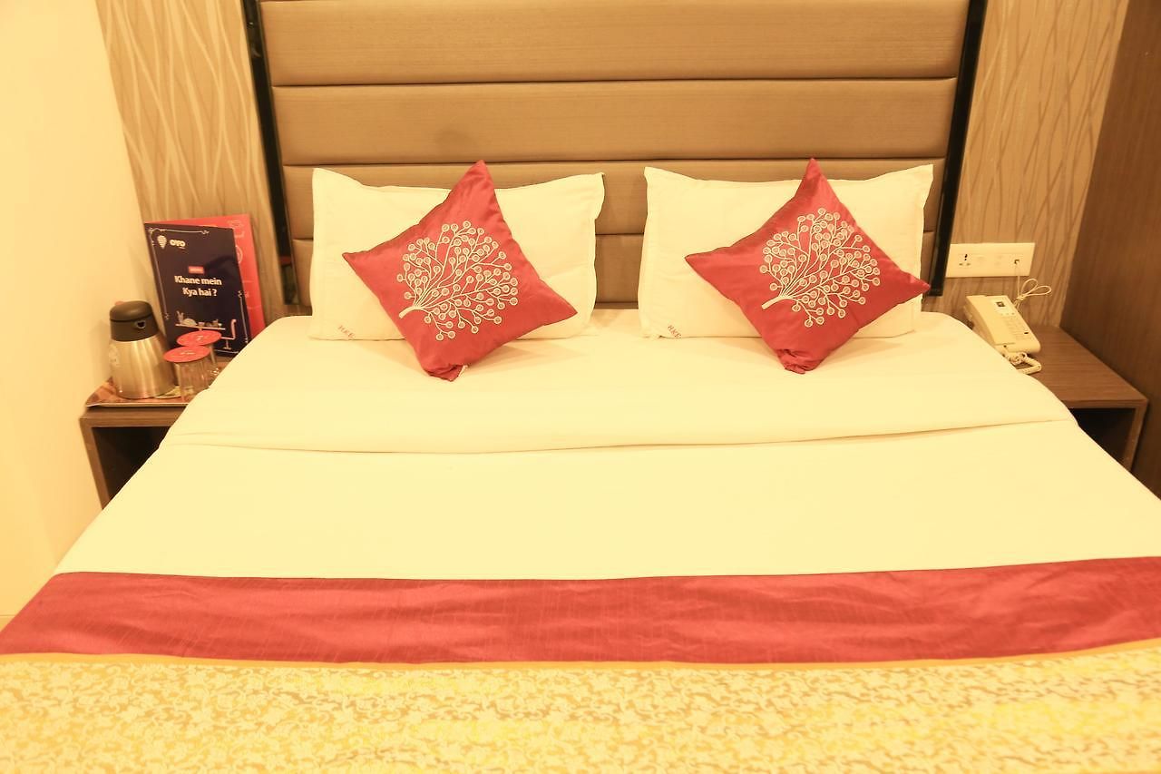Hotel Oyo 8690 Kalpana Elite