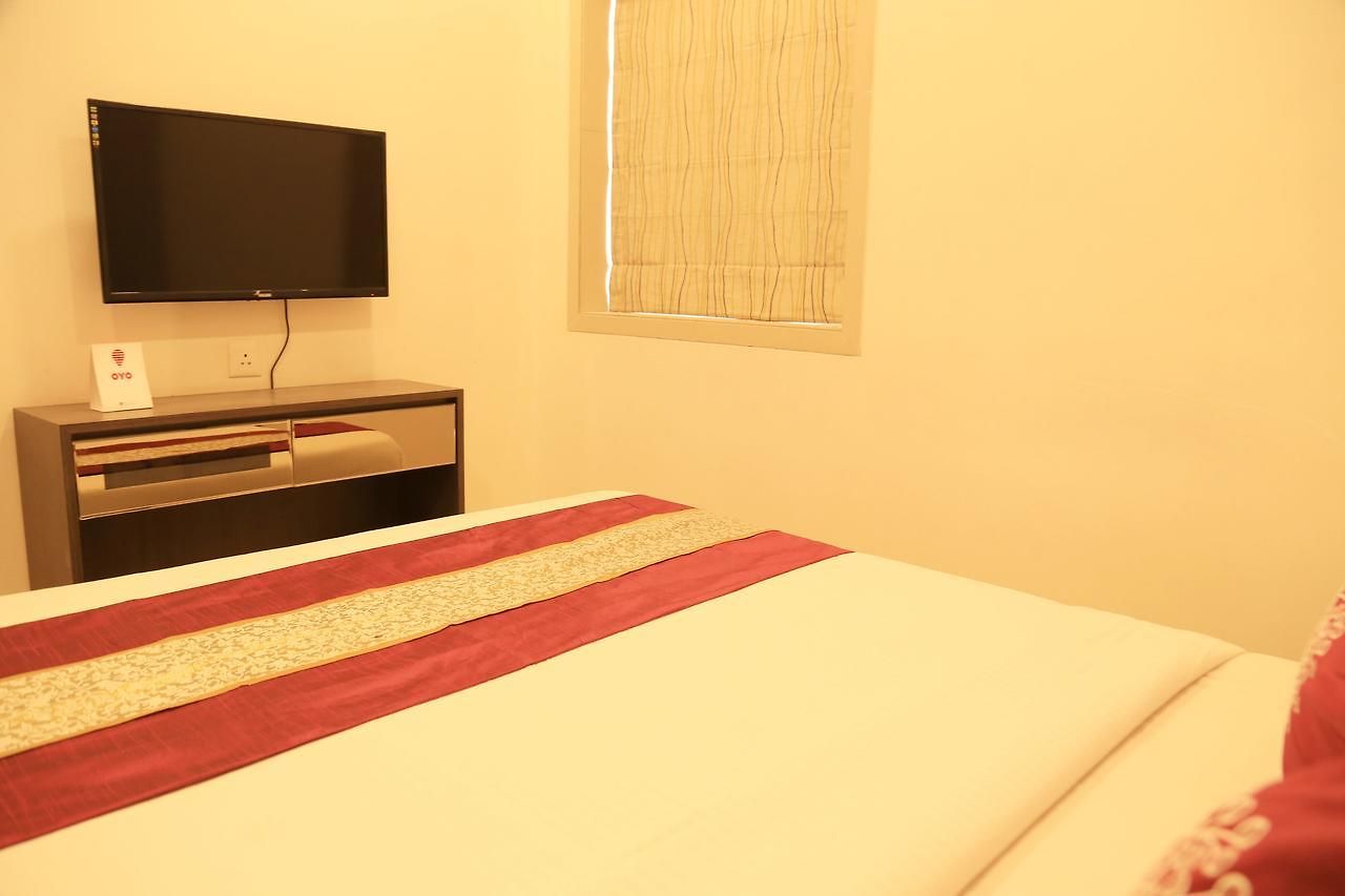 Oyo 8690 Kalpana Elite Hotel 3*