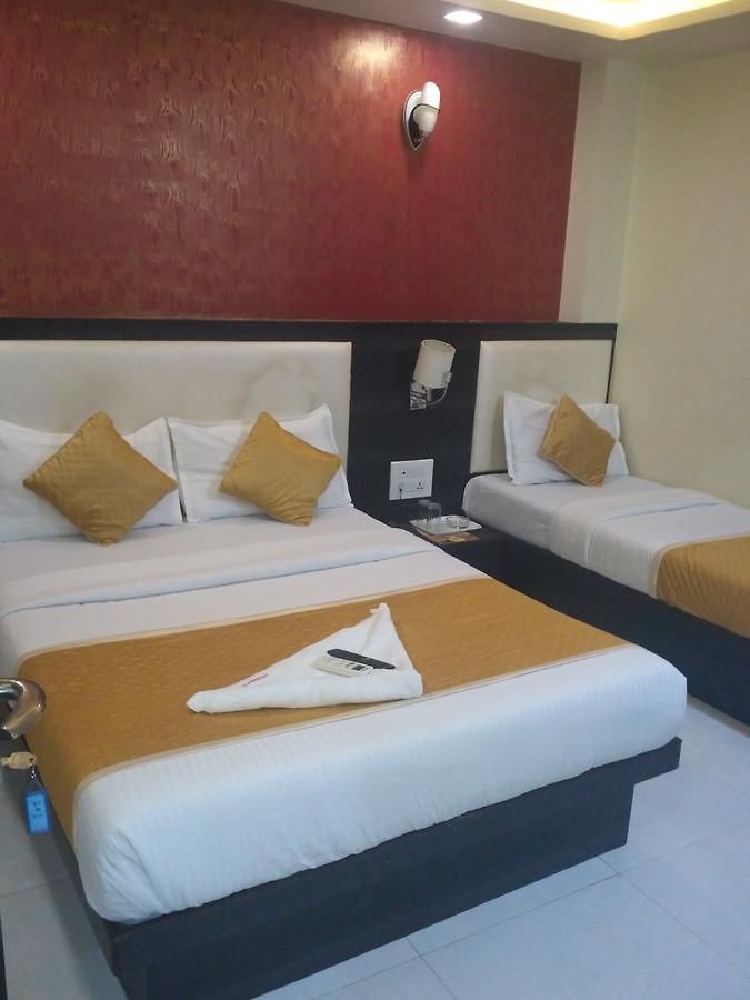 Avenue Hotel