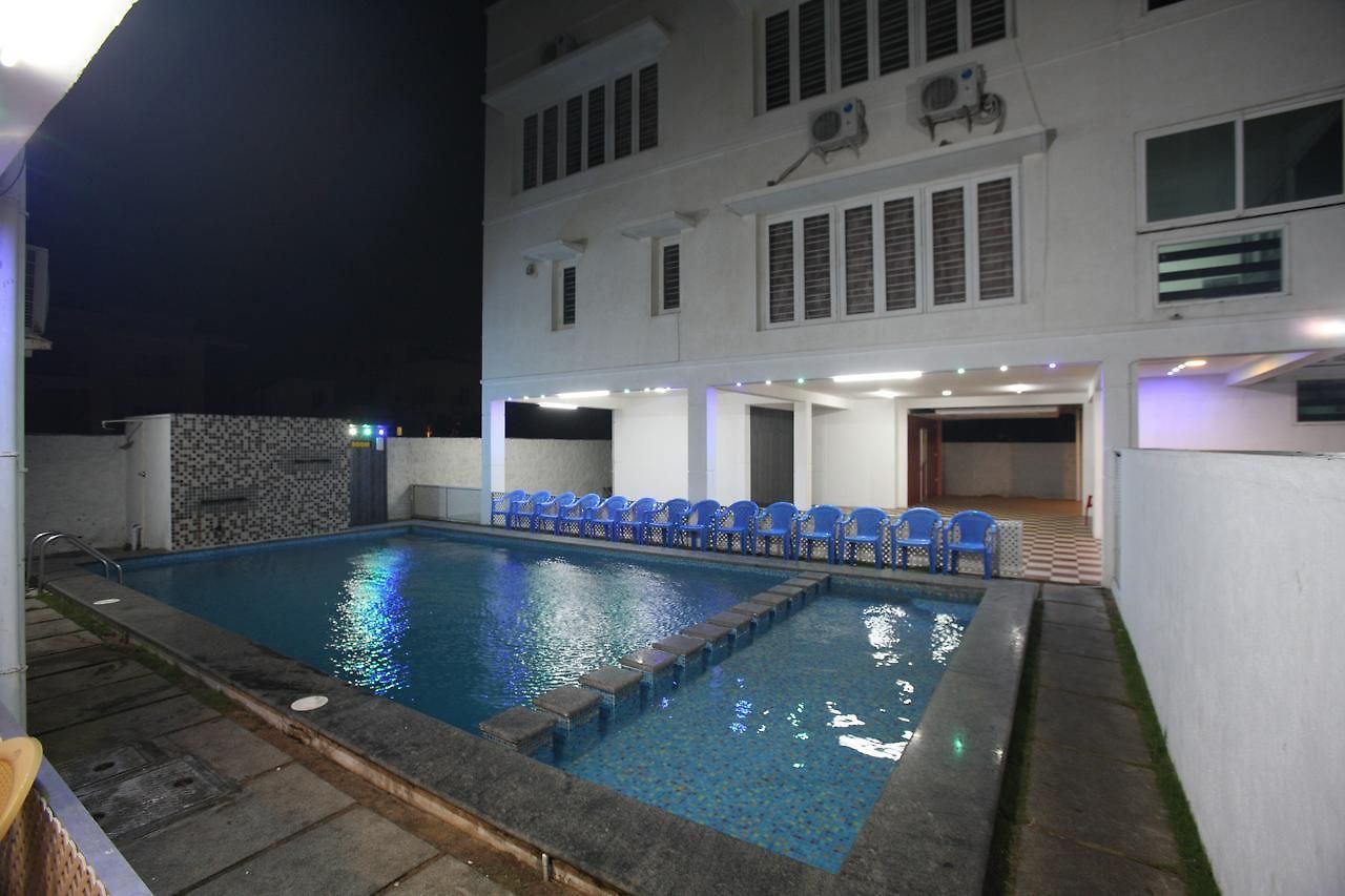 Oyo 935 Palkhee 3*