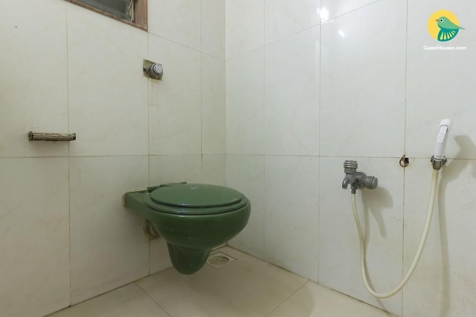Guest house 1 Bedroom Boutique In Malad West,