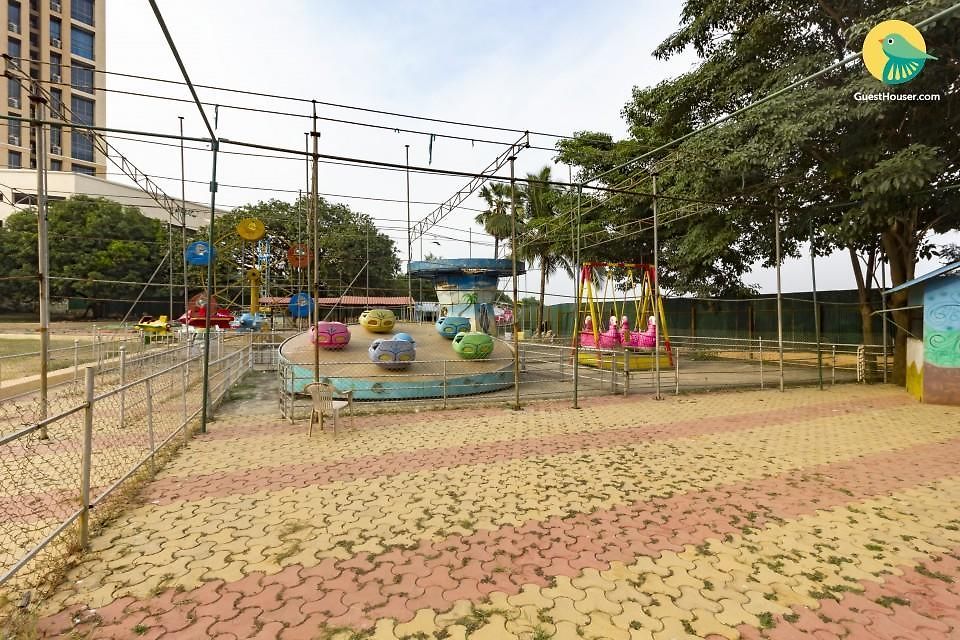 Guest house 1 Bedroom Boutique In Malad West,