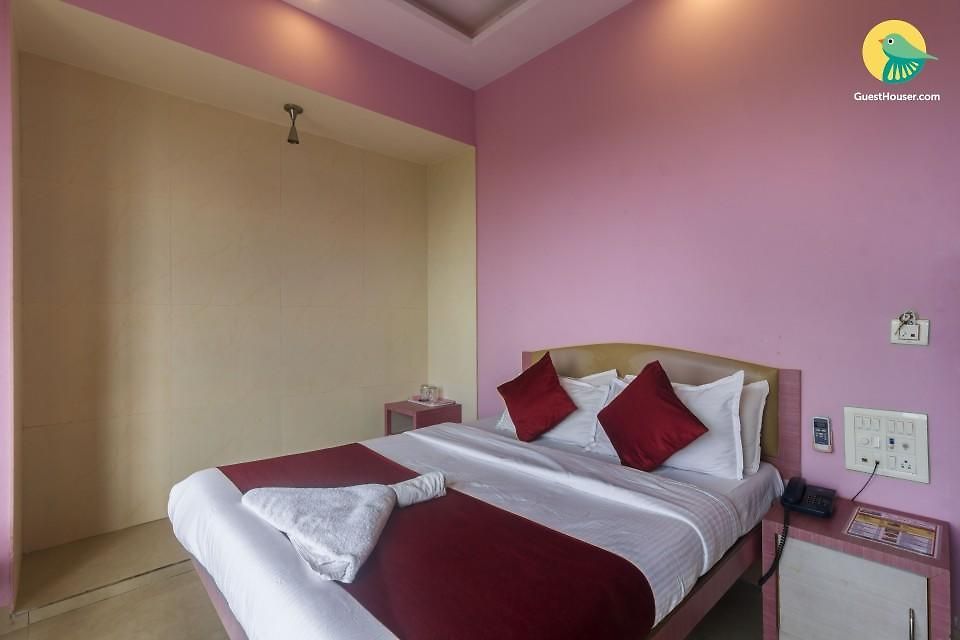 Guest house 1 Bedroom Boutique In Andheri East, *